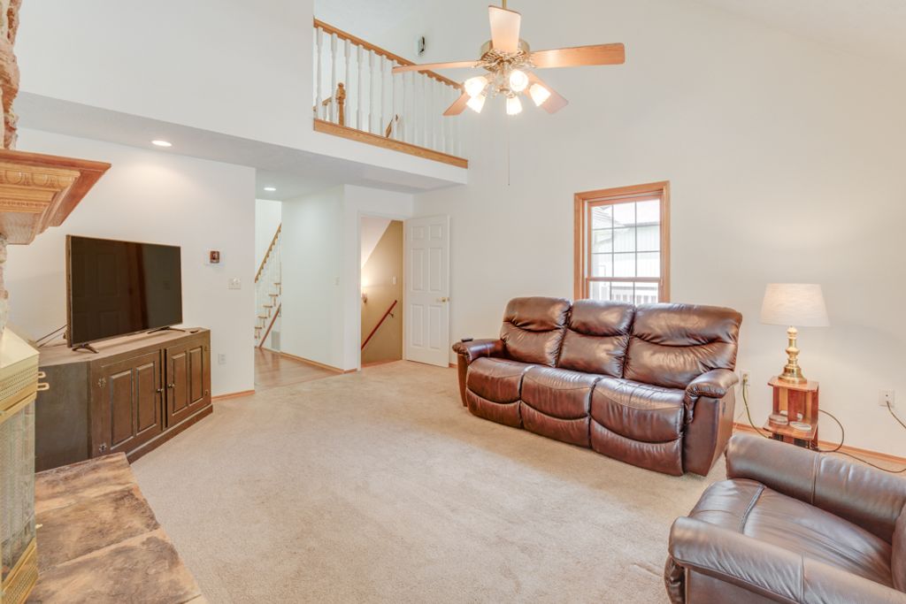 Image 16 of property listing at 14798 N Serenity Lane, Mt Vernon, IL 62864