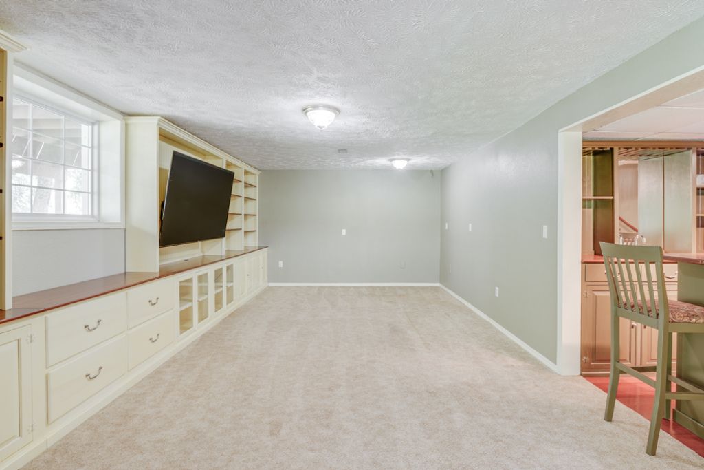 Image 25 of property listing at 14798 N Serenity Lane, Mt Vernon, IL 62864
