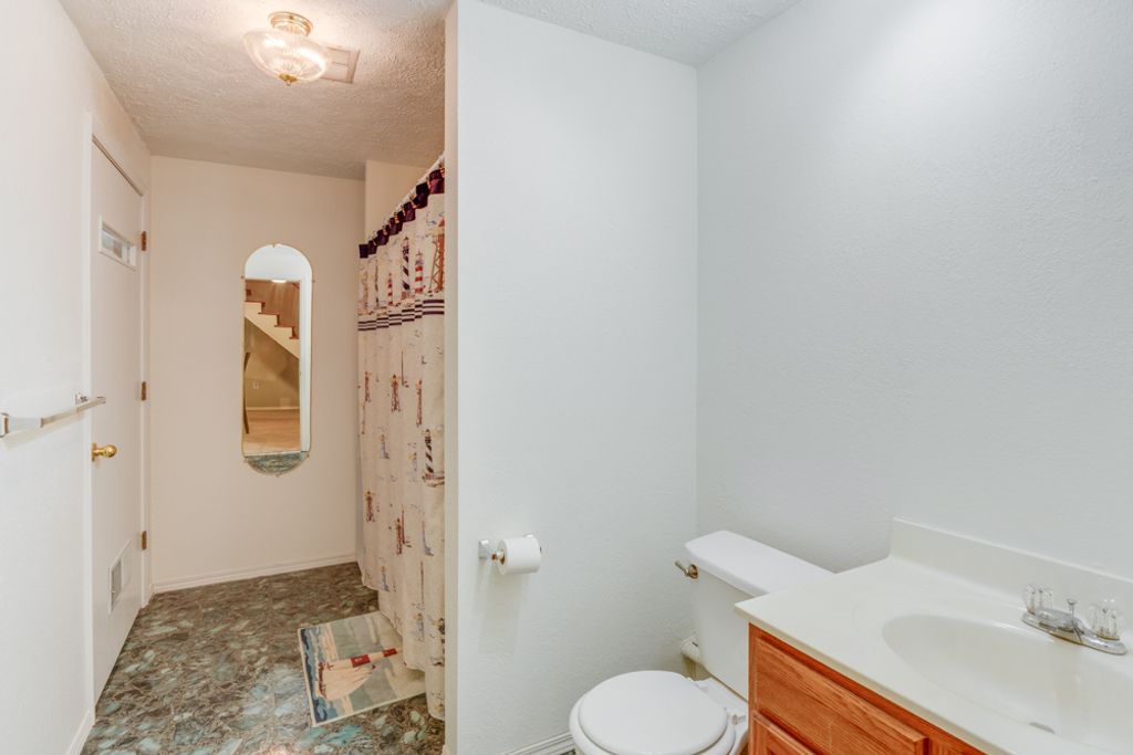 Image 28 of property listing at 14798 N Serenity Lane, Mt Vernon, IL 62864