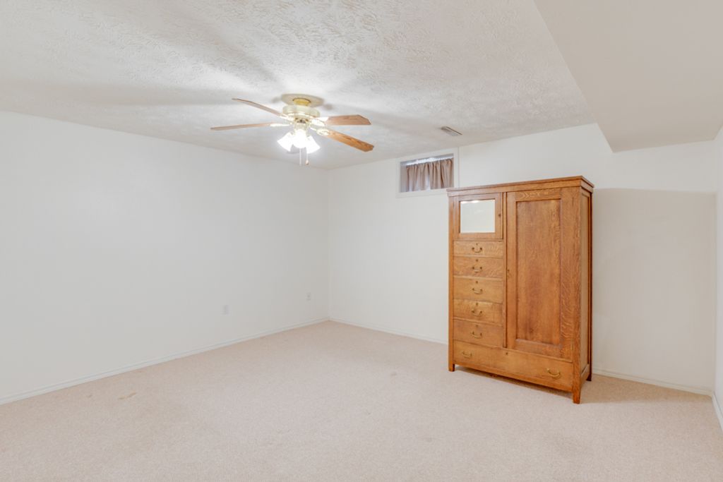 Image 29 of property listing at 14798 N Serenity Lane, Mt Vernon, IL 62864