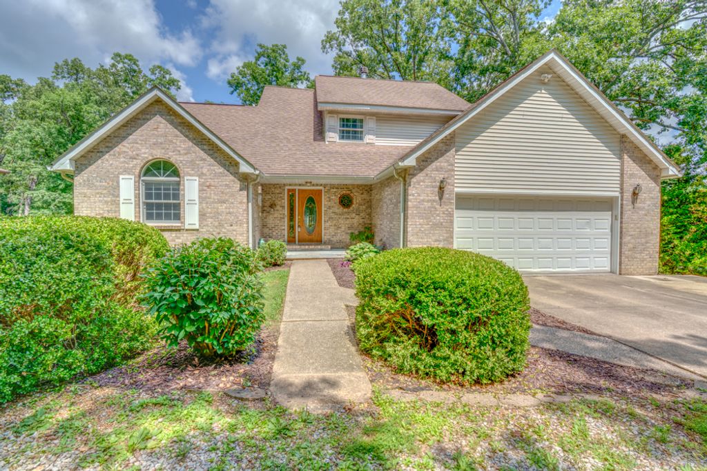 Image 36 of property listing at 14798 N Serenity Lane, Mt Vernon, IL 62864