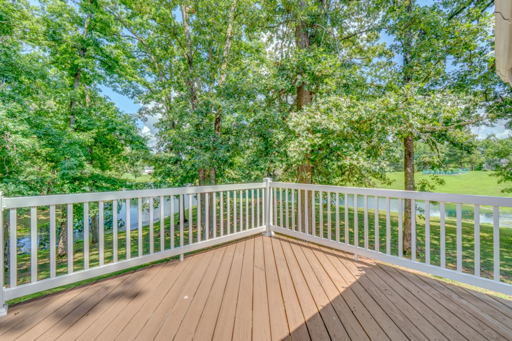 Image 39 of property listing at 14798 N Serenity Lane, Mt Vernon, IL 62864
