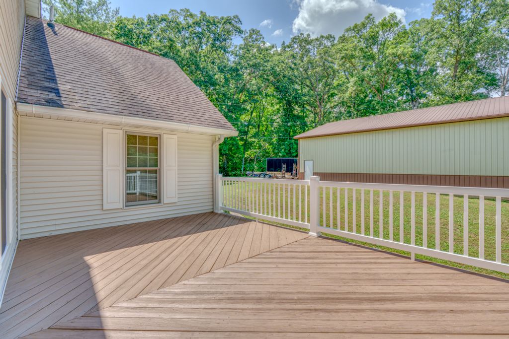 Image 40 of property listing at 14798 N Serenity Lane, Mt Vernon, IL 62864