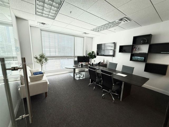 175 SW 7th St 1605-1606, Miami, FL 33130