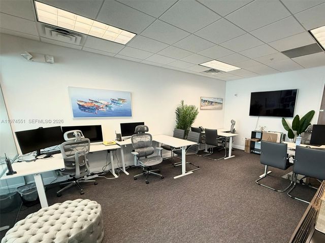 175 SW 7th St 1605-1606, Miami, FL 33130