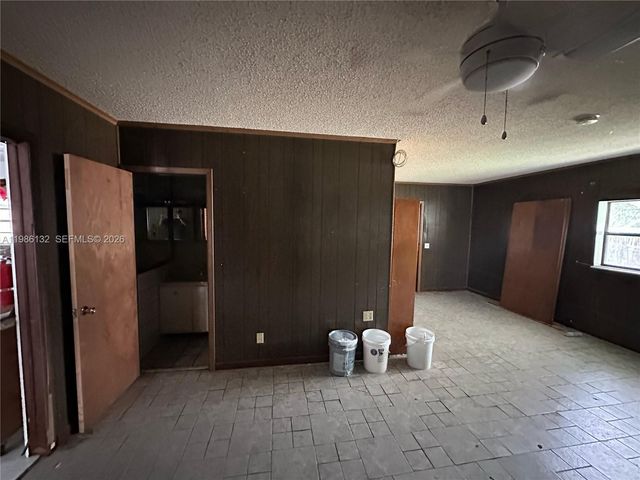 162 SE 27th Way, Boynton Beach, FL 33435