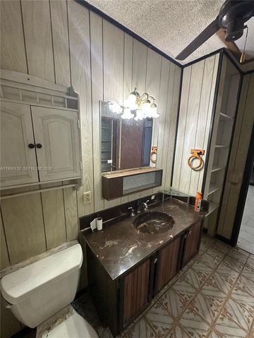 162 SE 27th Way, Boynton Beach, FL 33435