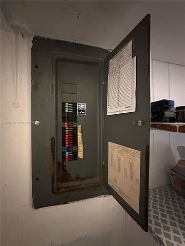 162 SE 27th Way, Boynton Beach, FL 33435