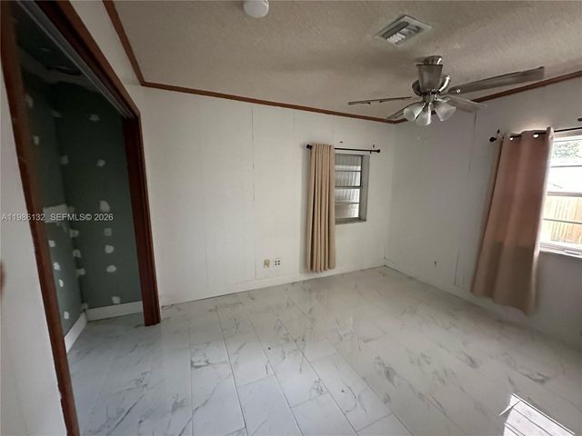 162 SE 27th Way, Boynton Beach, FL 33435