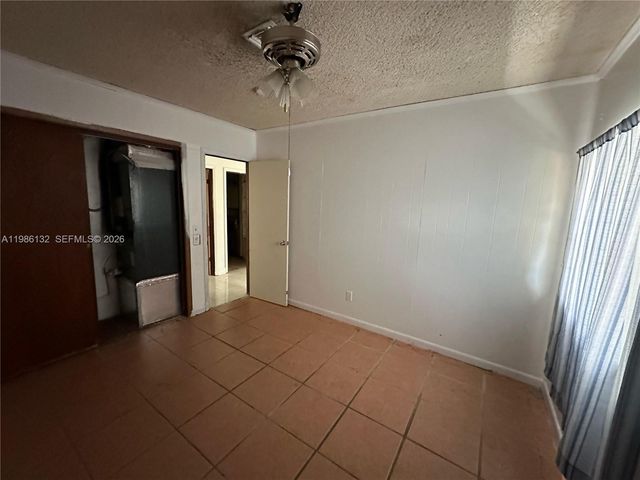 162 SE 27th Way, Boynton Beach, FL 33435