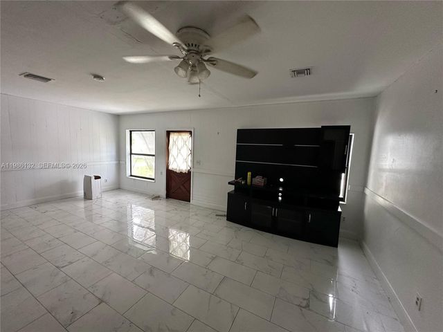162 SE 27th Way, Boynton Beach, FL 33435