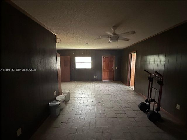 162 SE 27th Way, Boynton Beach, FL 33435