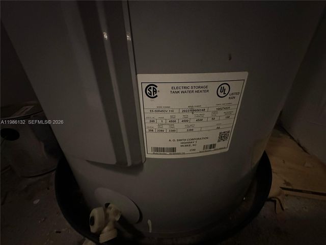 162 SE 27th Way, Boynton Beach, FL 33435