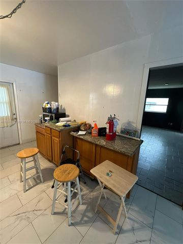 162 SE 27th Way, Boynton Beach, FL 33435