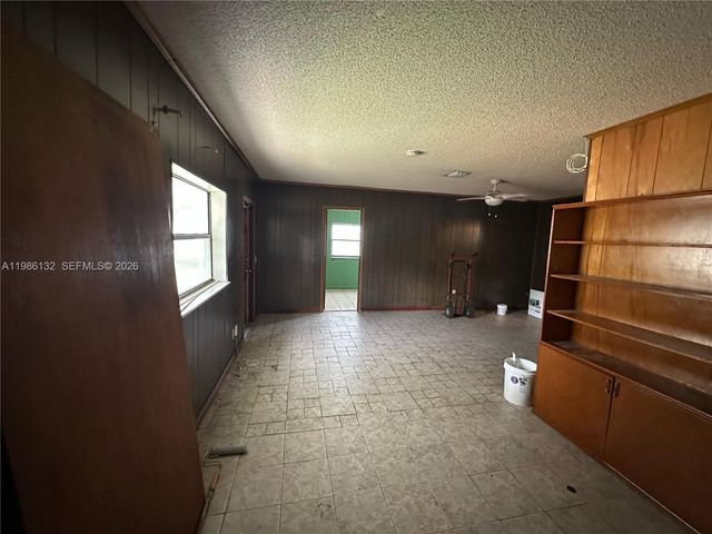 162 SE 27th Way, Boynton Beach, FL 33435