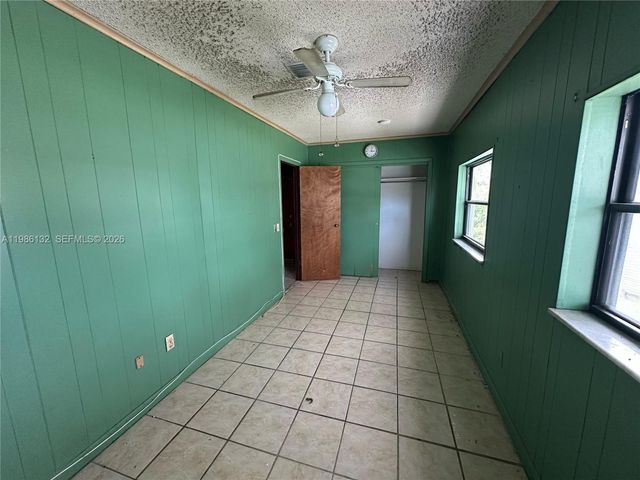 162 SE 27th Way, Boynton Beach, FL 33435