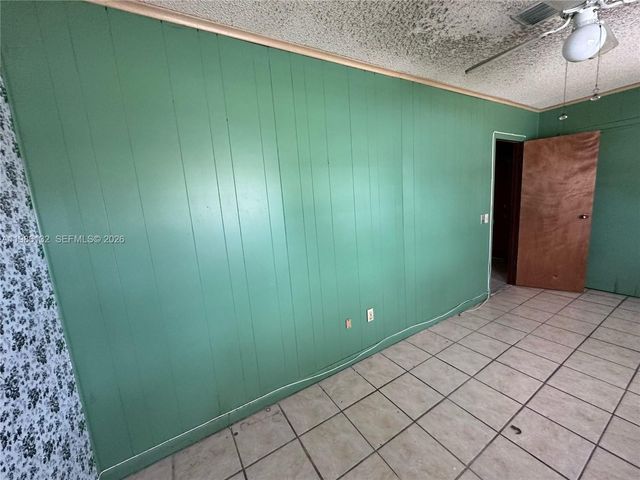 162 SE 27th Way, Boynton Beach, FL 33435