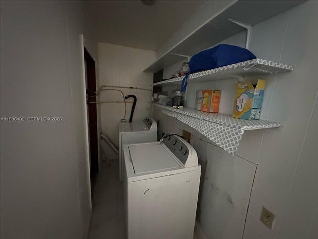 162 SE 27th Way, Boynton Beach, FL 33435