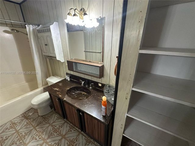 162 SE 27th Way, Boynton Beach, FL 33435