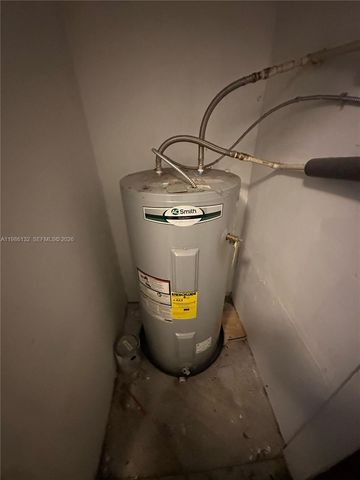 162 SE 27th Way, Boynton Beach, FL 33435