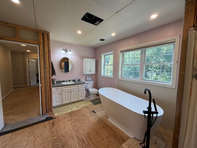 5 Fiddlehead Lane, Chester, NH 03036