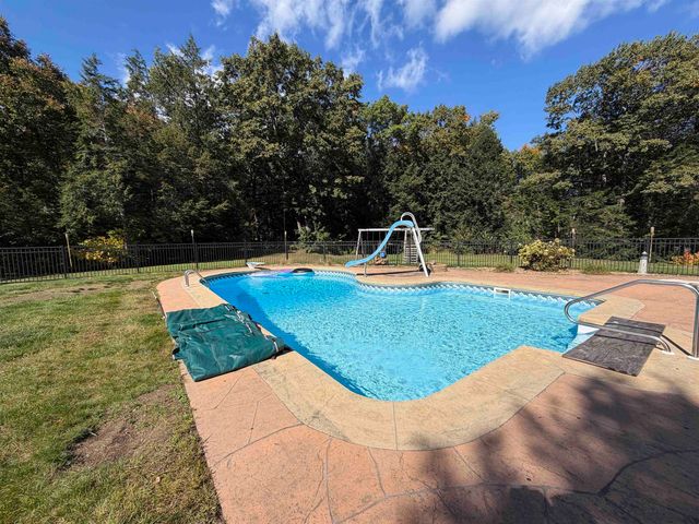 5 Fiddlehead Lane, Chester, NH 03036