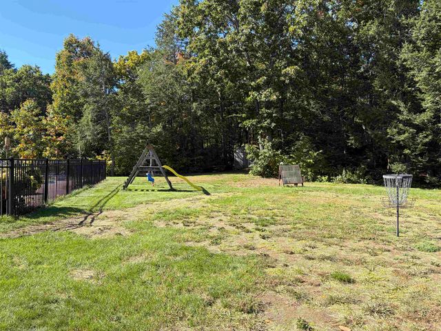 5 Fiddlehead Lane, Chester, NH 03036