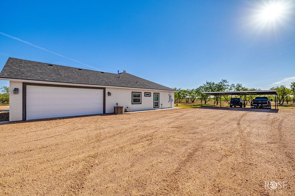 Image 35 of property listing at 9535 Iron Spoke Trail, Carlsbad, TX 76934