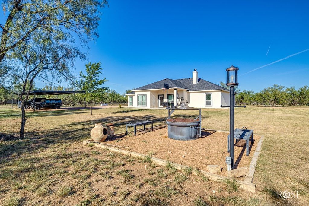 Image 38 of property listing at 9535 Iron Spoke Trail, Carlsbad, TX 76934