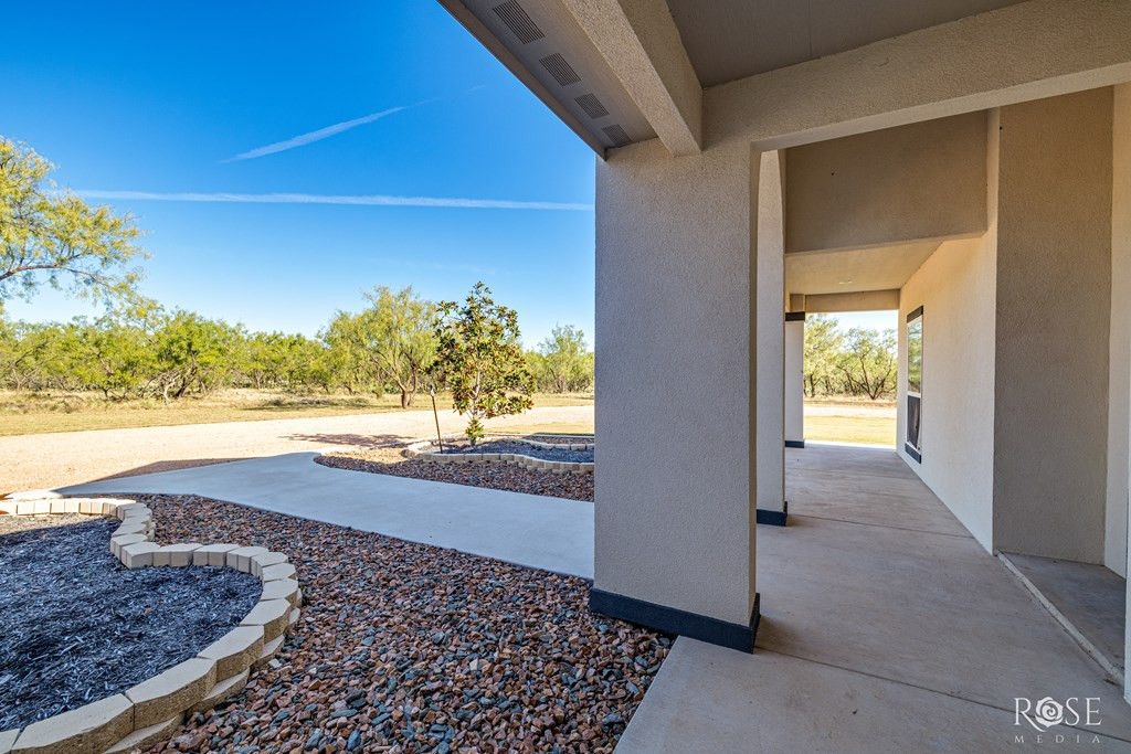 Image 7 of property listing at 9535 Iron Spoke Trail, Carlsbad, TX 76934