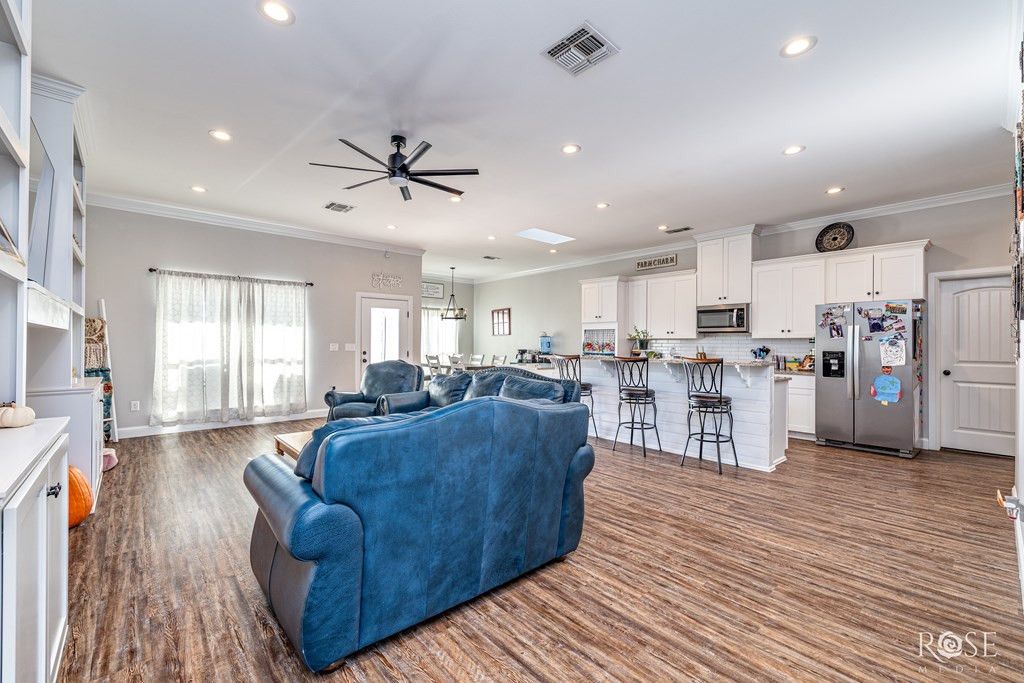 Image 9 of property listing at 9535 Iron Spoke Trail, Carlsbad, TX 76934