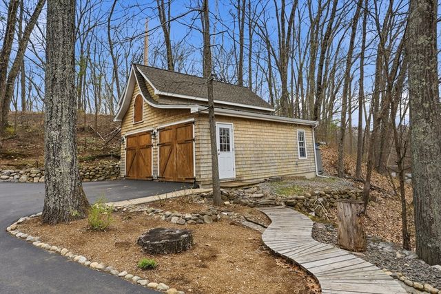 284 Whiley Rd, Groton, MA 01450