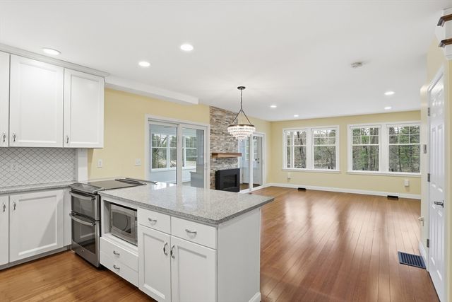 284 Whiley Rd, Groton, MA 01450
