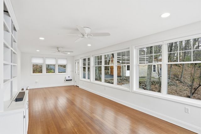 284 Whiley Rd, Groton, MA 01450