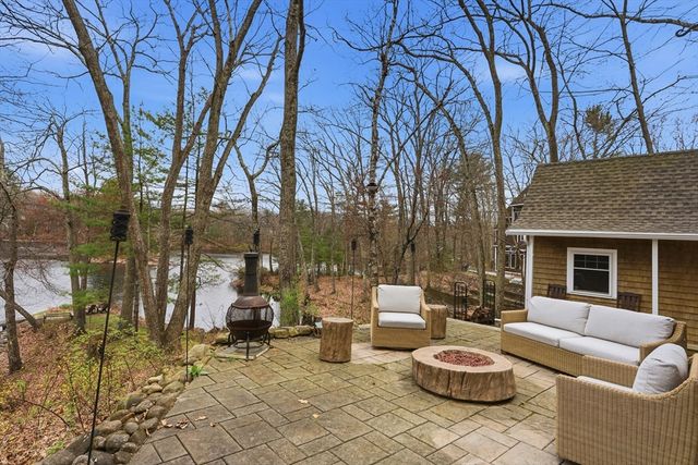 284 Whiley Rd, Groton, MA 01450