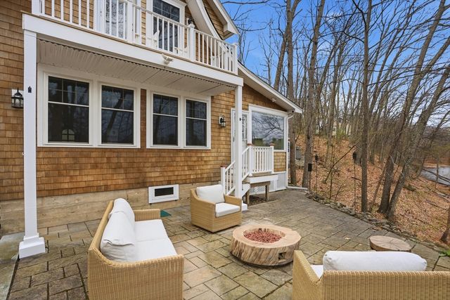 284 Whiley Rd, Groton, MA 01450