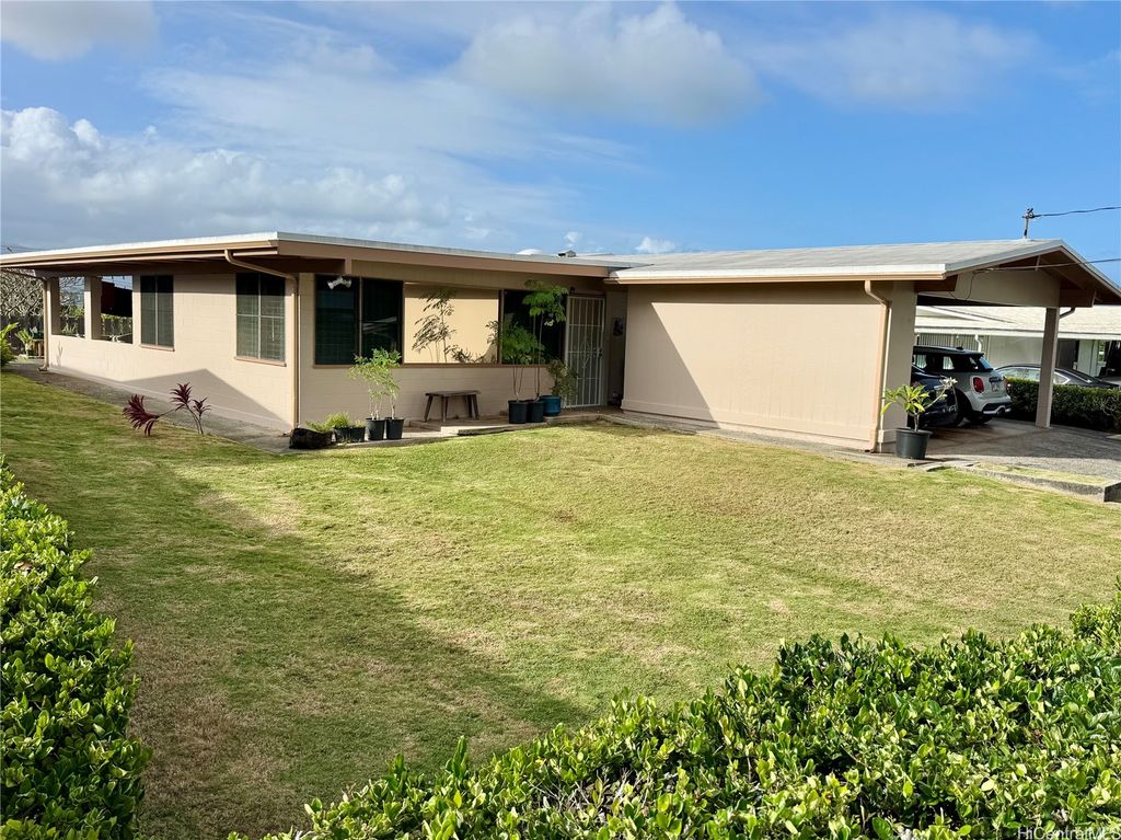 45-464 Nakuluai Street, Kaneohe, HI 96744