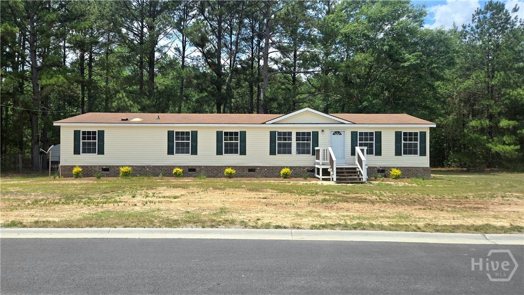 240 Lucious Street, Pembroke, GA 31321