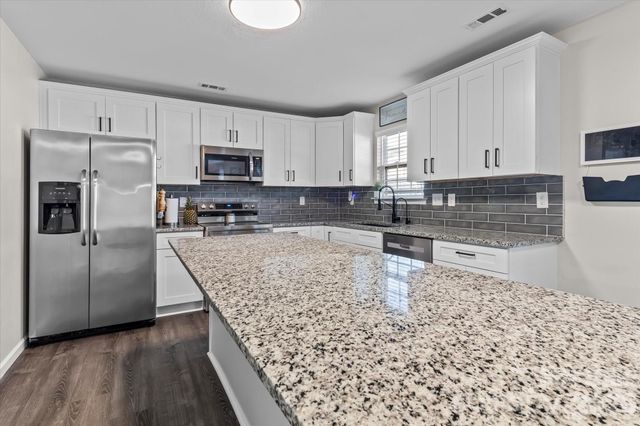 127 Harvest Pointe Drive, Statesville, NC 28677