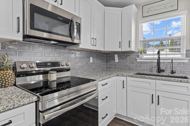 127 Harvest Pointe Drive, Statesville, NC 28677