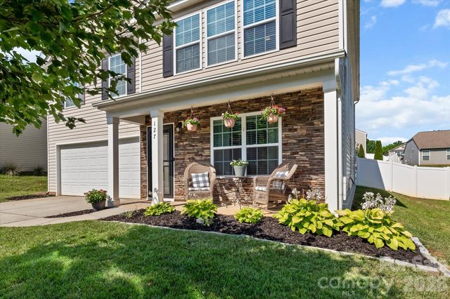 127 Harvest Pointe Drive, Statesville, NC 28677
