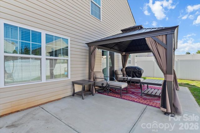 127 Harvest Pointe Drive, Statesville, NC 28677