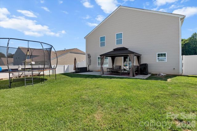 127 Harvest Pointe Drive, Statesville, NC 28677