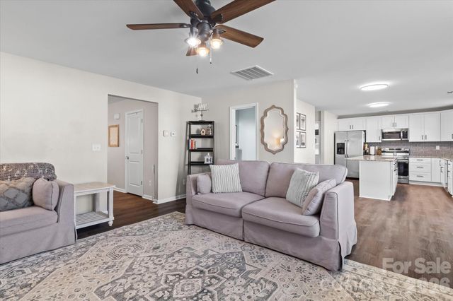 127 Harvest Pointe Drive, Statesville, NC 28677