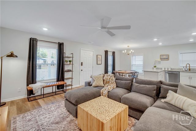 115 W 55th Street, Savannah, GA 31405