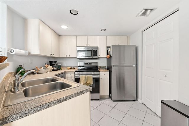 1801 N Flagler Drive 308, West Palm Beach, FL 33407