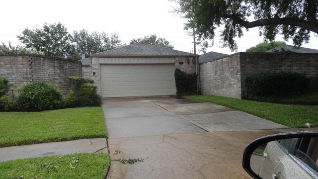 3843 Vineyard Drive, Houston, TX 77082