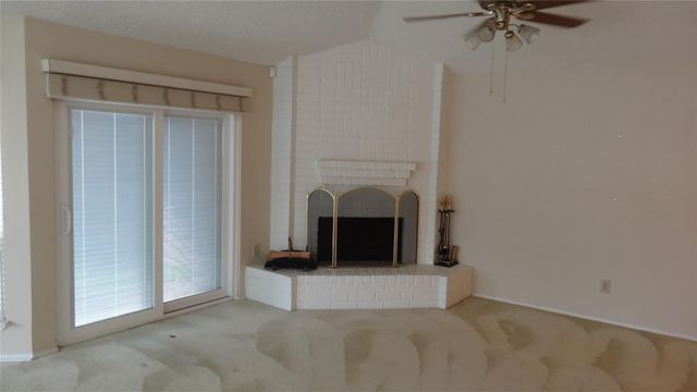 3843 Vineyard Drive, Houston, TX 77082