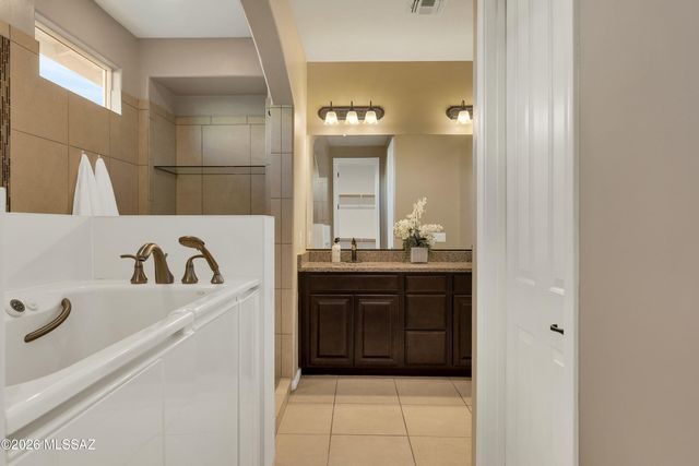 7235 W Cactus Flower Pass, Marana, AZ 85658