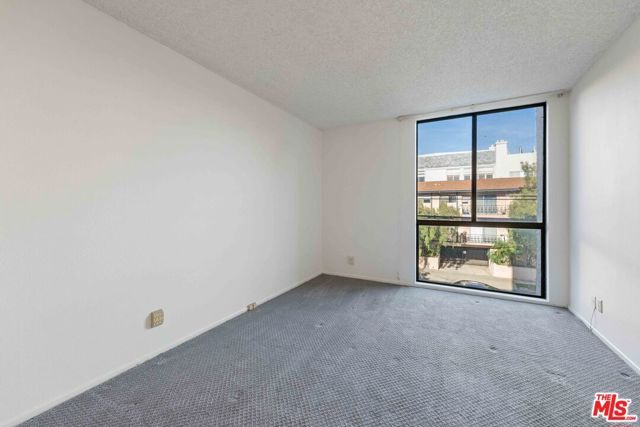 11706 Montana Avenue 204, Los Angeles, CA 90049